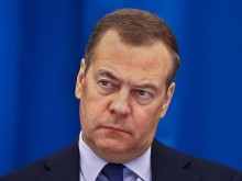 Медведев: Ще гоним украинците до границата с Полша, за да не губим време да ги ловим из горите после