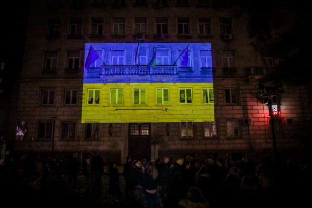 Осветиха сградата на Столична община в цветовете на Украйна