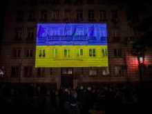 Осветиха сградата на Столична община в цветовете на Украйна