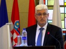 Министър Стоянов: Обмисля се още военнослужещи да бъдат разположени на границата с Турция