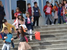 Първокласници от Пловдив отбелязват първите 100 дни училище