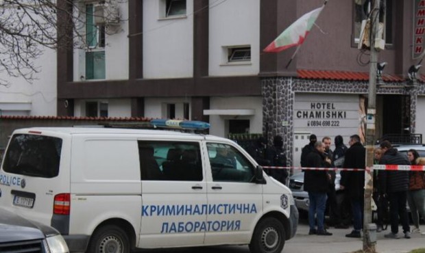 </TD
>Трима от задържаните при акцията в семейния хотел в Благоевград