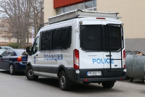 </TD
>Автори на грабеж в Пловдив са установени след разследване на