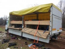 Четирима от обвиняемите за камиона ковчег остават в ареста