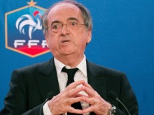 Президентът на Футболната федерация на Франция подаде оставка