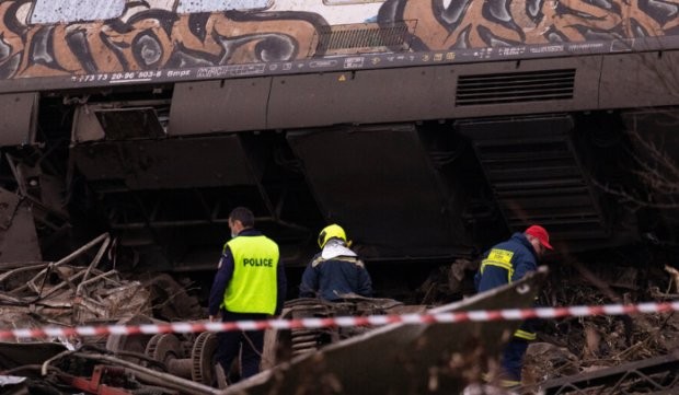 Няма информация за пострадали българи при влаковата катастрофа в Гърция.