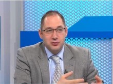 Икономист: Бизнесът хем вдигна цените, хем получи компенсации и сега си държи парите в банките