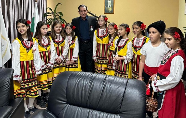 Деца от община Стамболийски спазиха традицията на днешния 1 март