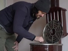 Какво дишат хората с печки в домовете си?