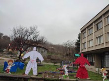 Баба Марта върза мартенички във всички села в община Ценово