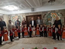 Талантливите деца от ДГ "Родопчанче" поздравиха община Смолян с празника Баба Марта