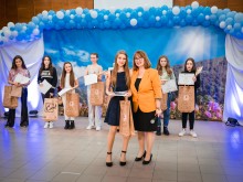 12-годишна пловдивчанка спечели националния конкурс "Песенна палитра"
