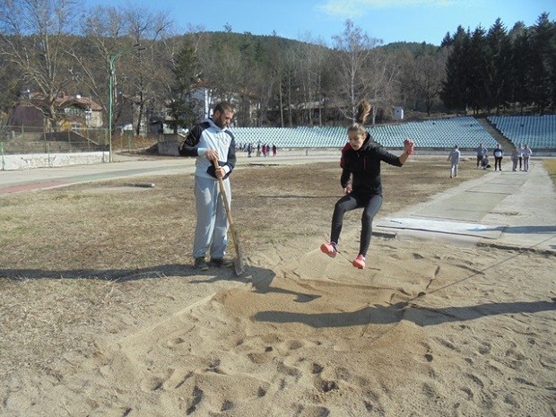 Лекоатлетическо състезание за петокласници в Кюстендил