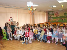 Баба Марта изненада деца от пловдивска детска градина