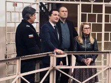 Министър Зарков инспектира затвора в София