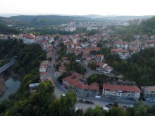 127 стари печки сменят с нови климатици във Велико Търново