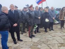 Казанлък се поклони пред героите на Освобождението на България (СНИМКИ)