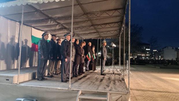 </TD
>С тържествена проверка-заря в Пловдив завърши честването на националния празник