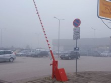 Снимка, направена пред "Лидл" в 7.17 часа тази сутрин, оживи мрежата