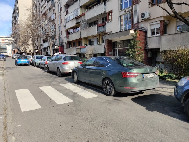 TD Пловдивчанин се ядоса на наглото паркиране на автомобил Той се