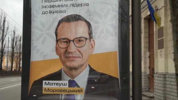 Билбордове, възхваляващи полски политици, бяха поставени в Киев