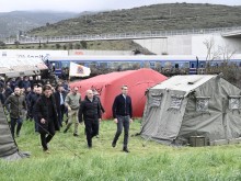 Гръцкият премиер за влаковата катастрофа: Не можем, няма и не трябва да се крием зад човешка грешка