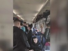 Повече правостоящи, отколкото седнали пътници във влака Варна-София