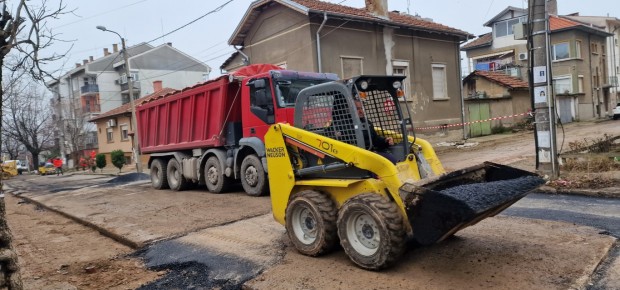 След ремонтите на ВиК: Започва асфалтиране на улиците в центъра на Казанлък