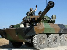 Париж изпраща първа партида танкове на Украйна "през следващите дни"