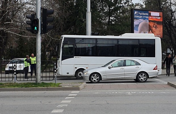 TD Задържан за 24 часа е водачът на автобуса на градския транспорт