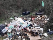 Фирма отнесе глоба за изхвърлени отпадъци край Рупите