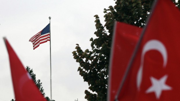 Посланикът на САЩ е привикан в турското МВнР заради посещението на Марк Мили в Сирия