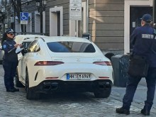 Полицайка в Пловдив не трепна пред шофьор на скъп автомобил с чужда регистрация