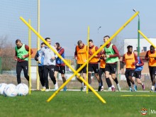 9 юноши тренират с първия отбор на Ботев Пловдив за мача със Септемви