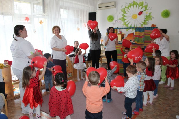 TD Пъстро тържество сътвориха децата от ДЯ Палечка в район Северен
