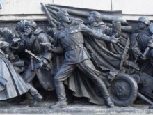 БСП с протест - жива верига пред Паметника на Съветската армия в София
