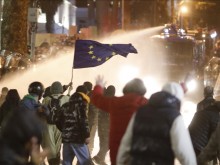 Протестите в Грузия продължават, задържани са 76 души