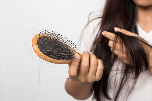 Лекари от Чехия извадиха 200-грамова топка от коса от стомаха