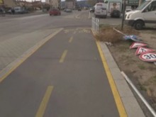 За пореден път изкъртиха знаци на велоалея в столичен квартал