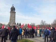 БСП с жива верига срещу премахването на Паметника на Съветската армия