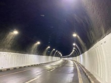 Възстановено е движението в тунел "Траянови врата"