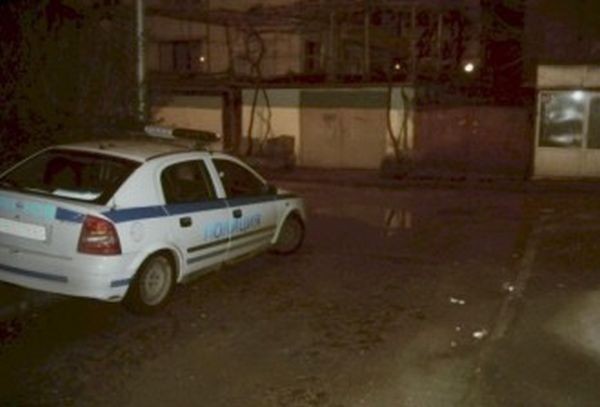 </TD
> Автомобил е самoкатастрофирал тази нощ в Пловдив на ул.