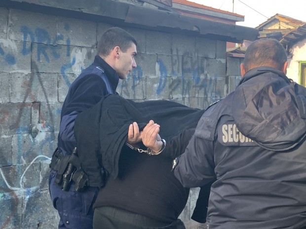 TD 17 са задържаните Това съобщиха от OДМВР – Бургас