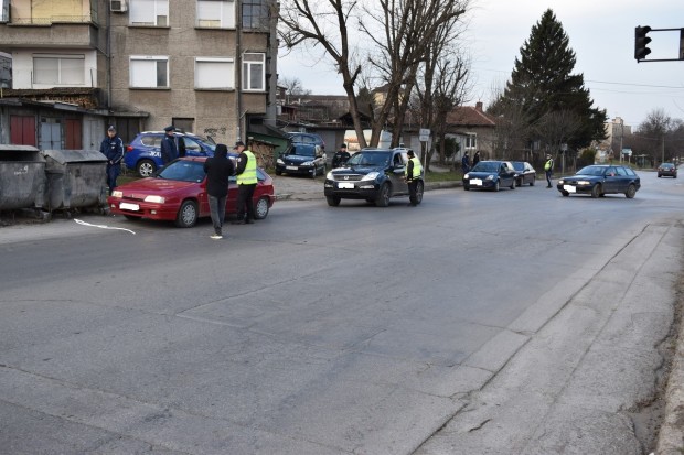 Шест акта съставиха при специализирана полицейска операция в Павликенско