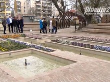 Пловдивчани ядосани на градската управа: Къде са ни пейките? Защо шадраваните не са обезопасени?