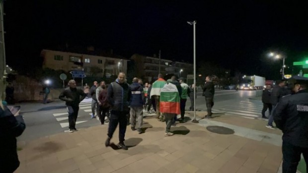 TD Животновъди от Югозападна България блокираха за кратко главен път Е 79