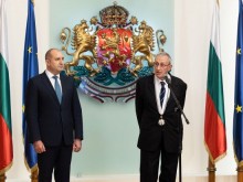 Бивш ректор на МУ - Пловдив с държавно отличие от президента Радев