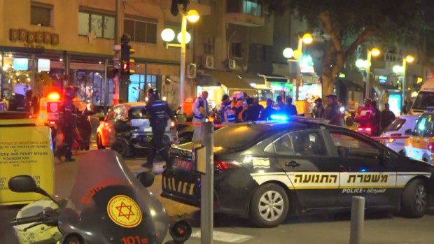 Трима души са ранени при стрелба в Тел Авив