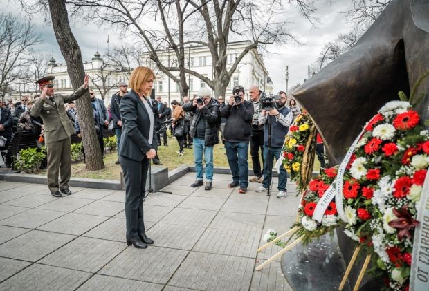 Фандъкова: Днешният ден е символ на победата, на човечността и единството