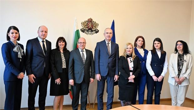 Вицепремиерът Лазаров проведе среща с министъра на правата на човека и малцинствата на Черна гора